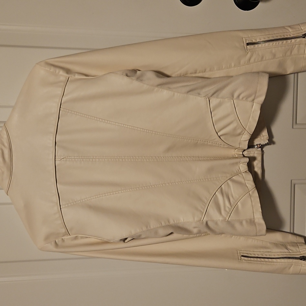 GUESS Faux Leather White Moto Jacket - Picture 3 of 8